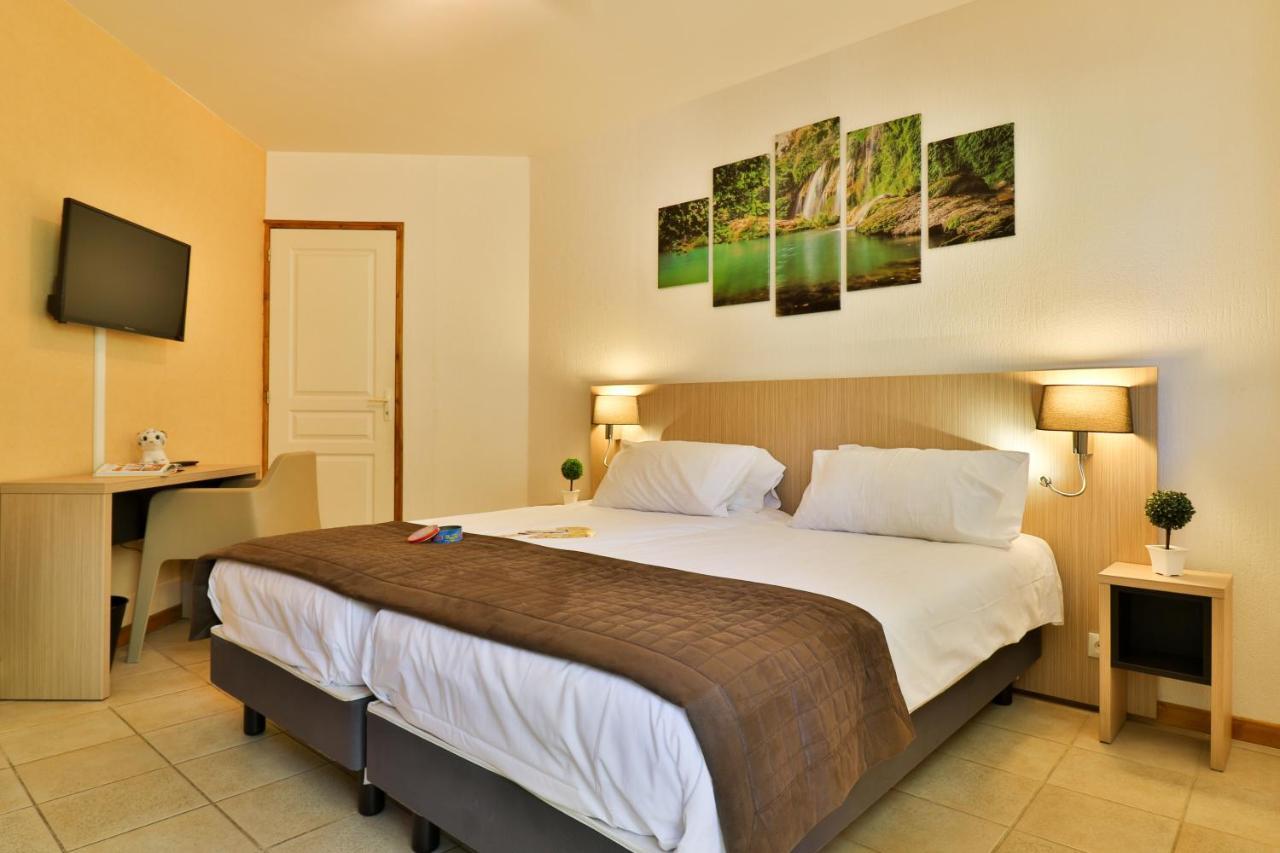 Les Arbousiers Village Hotel Provencal La Roquebrussanne 外观 照片