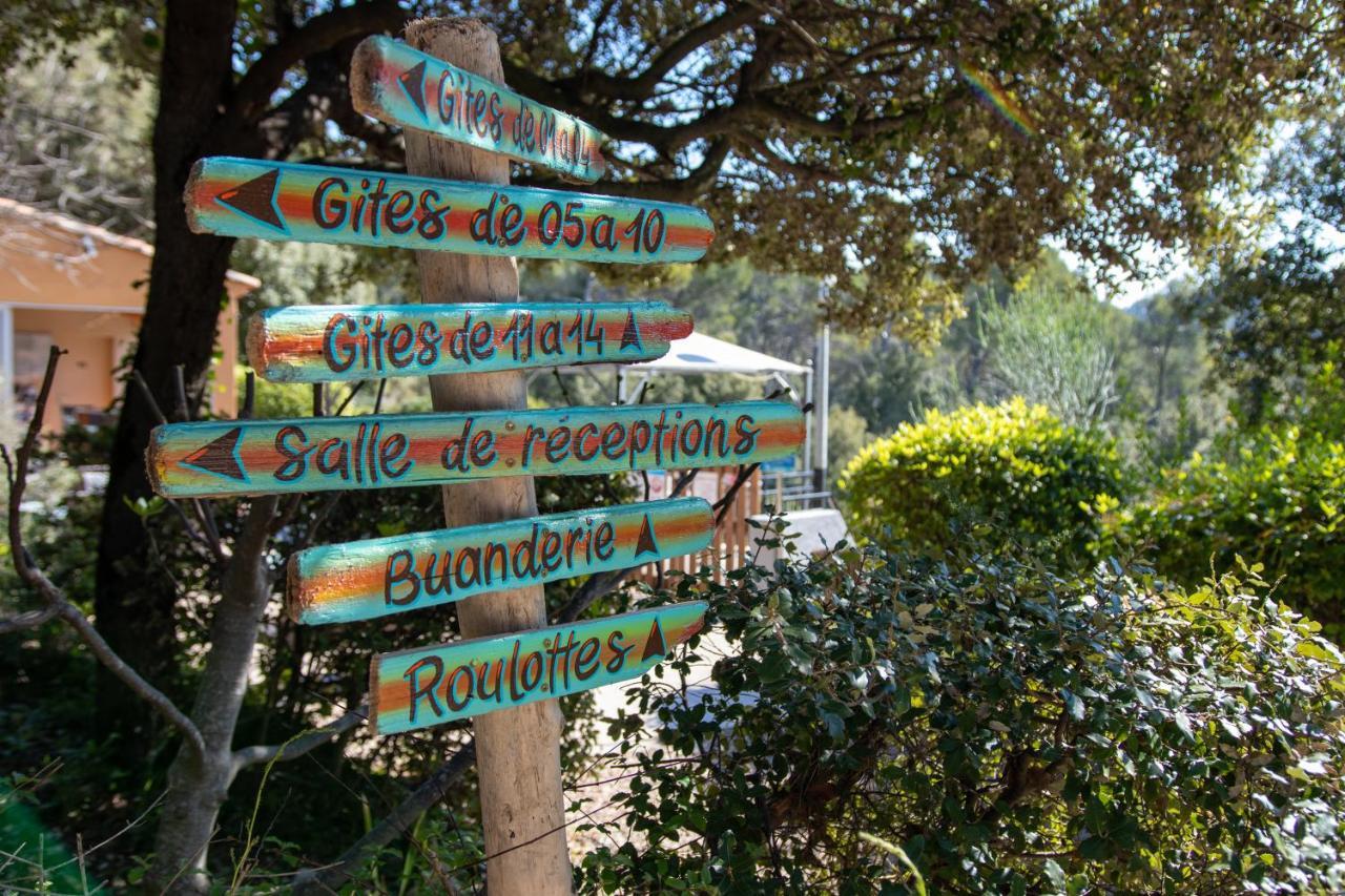 Les Arbousiers Village Hotel Provencal La Roquebrussanne 外观 照片
