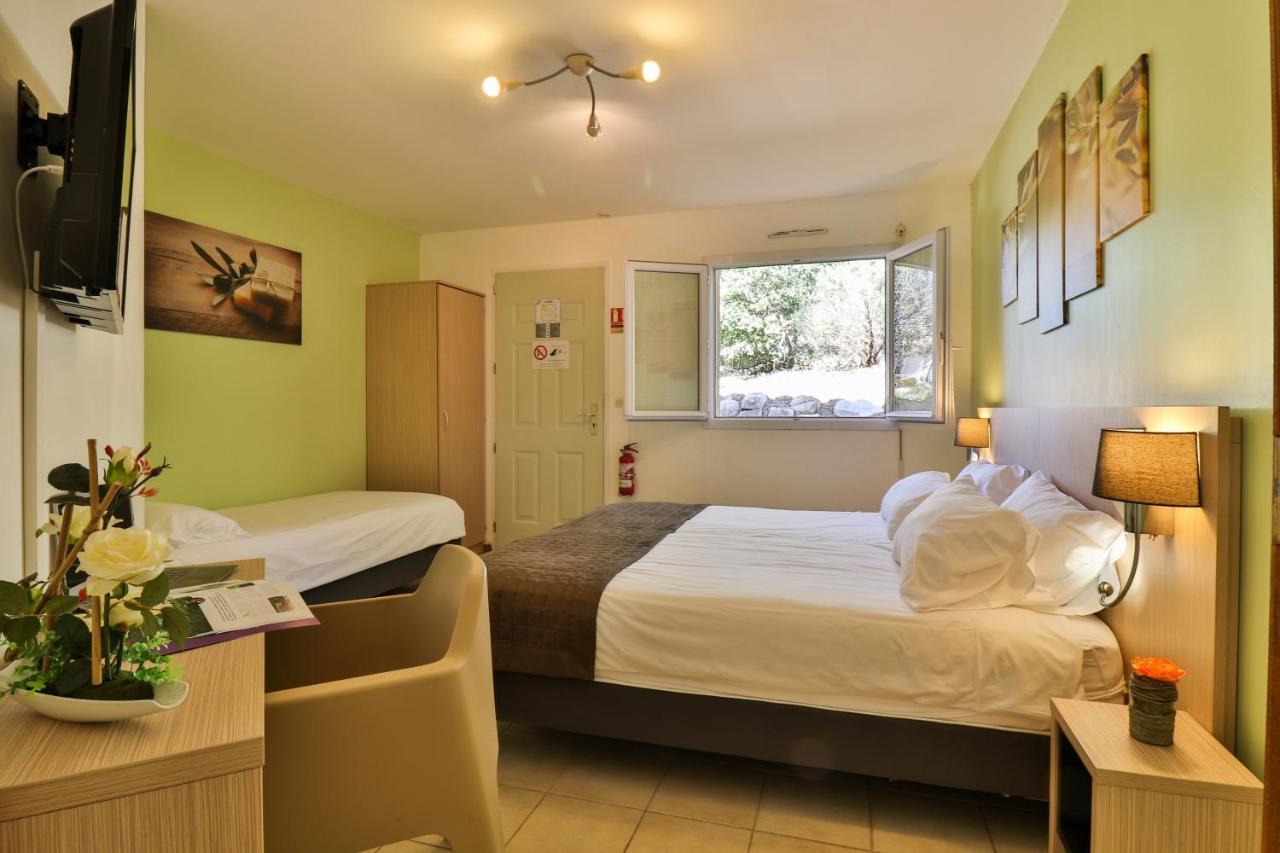 Les Arbousiers Village Hotel Provencal La Roquebrussanne 外观 照片