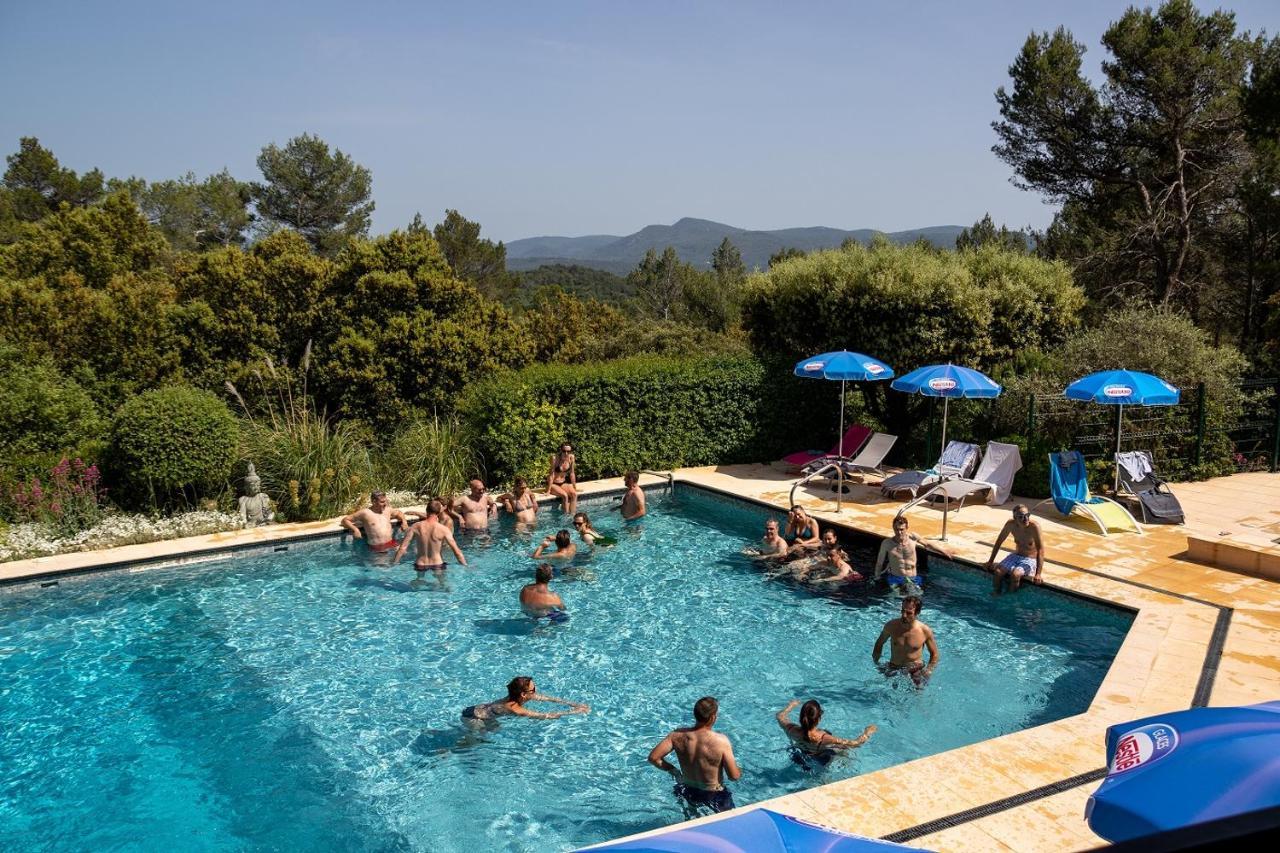 Les Arbousiers Village Hotel Provencal La Roquebrussanne 外观 照片