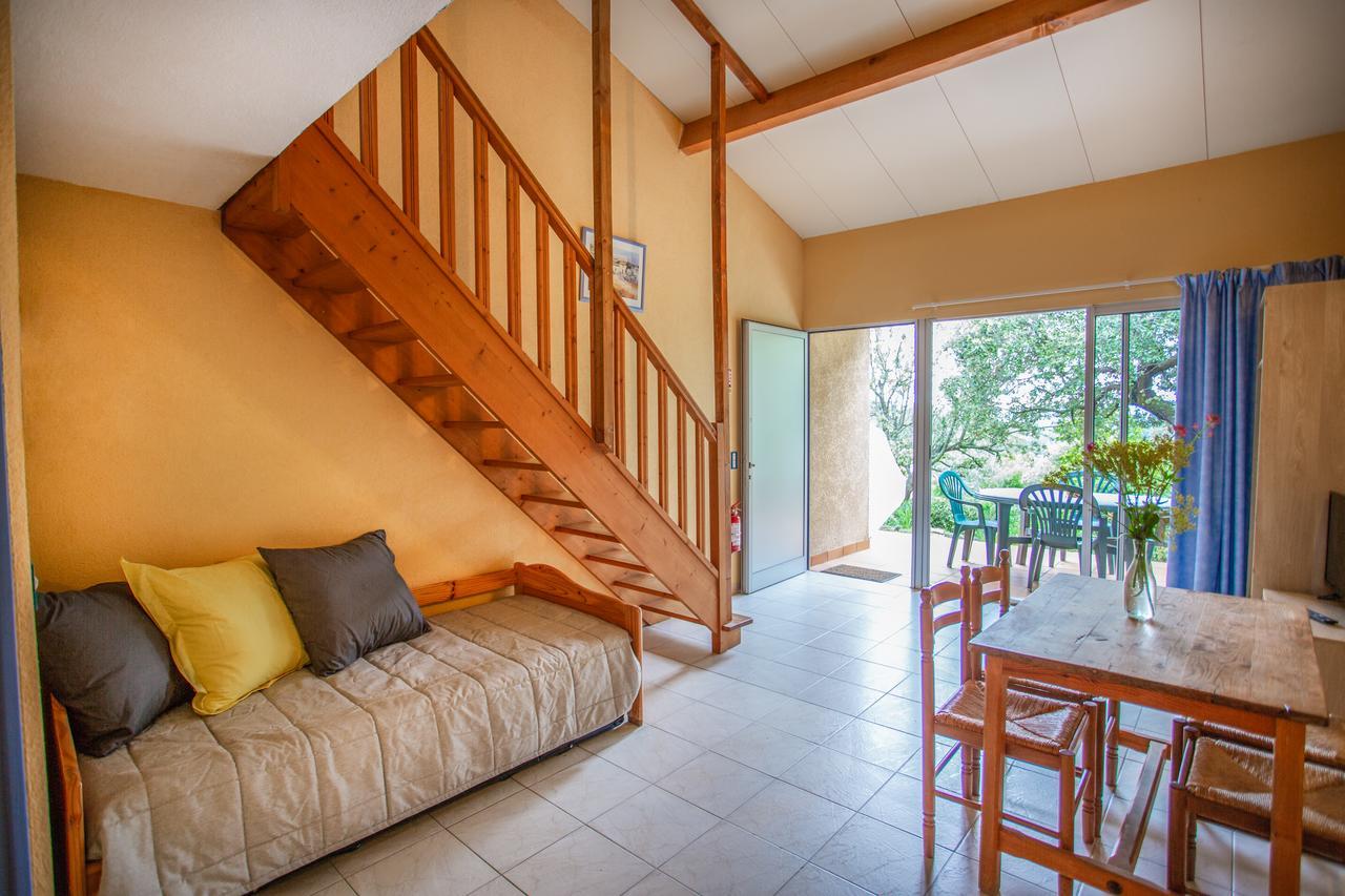 Les Arbousiers Village Hotel Provencal La Roquebrussanne 外观 照片